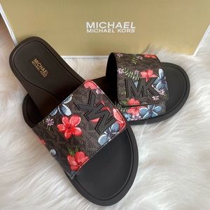 NEW IN BOX Michael Kors Slides